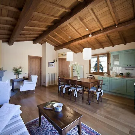 Metelliano Sleeps 4 Pool Air Con Wifi 别墅