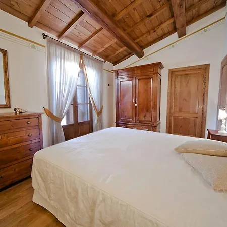 Metelliano Sleeps 4 Pool Air Con Wifi *